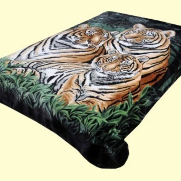 Solaron King 3 Tigers Mink Blanket Green Background - Picture 2 of 7